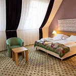 فندق Batthyany Kastelyszallo