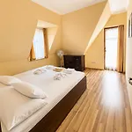Batthyany Kastelyszallo Otel 4*