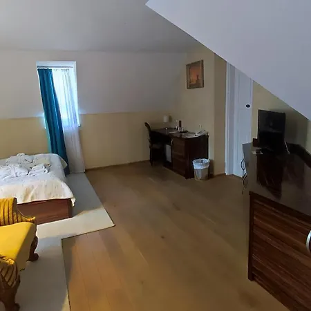 Batthyany Kastelyszallo Otel