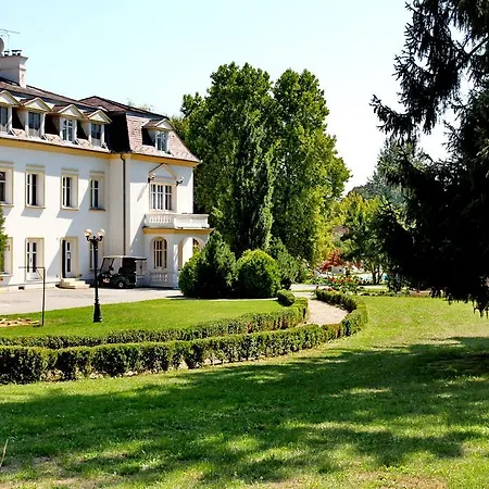 Batthyany Kastelyszallo Hotel 4*