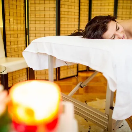 바티야니 카스텔리잘로 호텔 4*