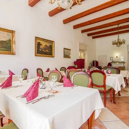 바티야니 카스텔리잘로 호텔