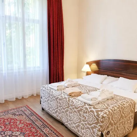 Hotel Batthyány Kastélyszálló 4*