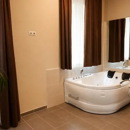 Batthyány Kastélyszálló 4*