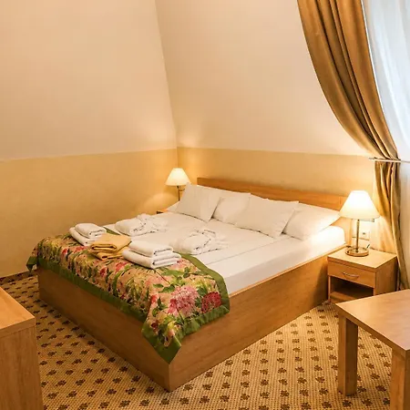 Batthyány Kastélyszálló Hotel 4*