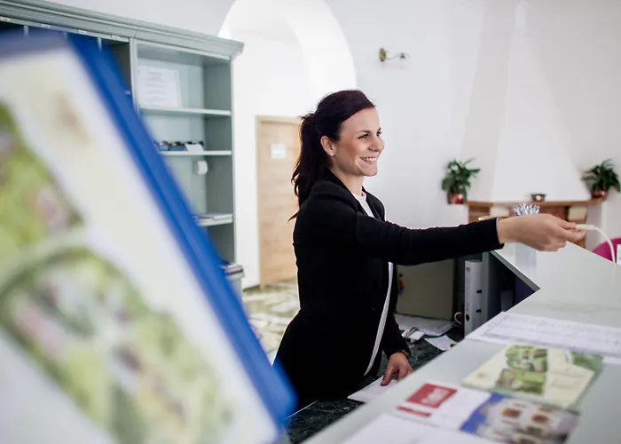 바티야니 카스텔리잘로 호텔